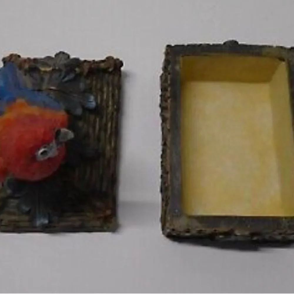 Resin Trinket Box Faux Bamboo With Parrot on Top Tropical Decor 5